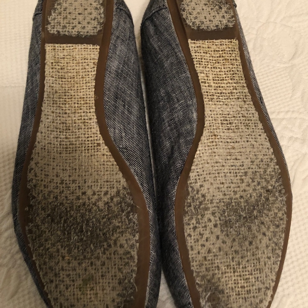 Toms Black/Gray Chambray Ballet Flats with Colorful Patterned Lining - Picture 3 of 7